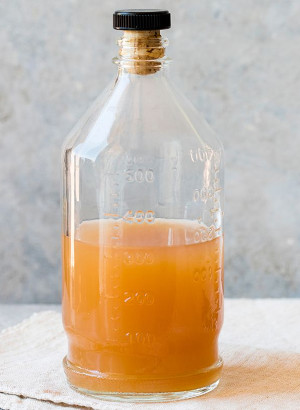 Apple Cider Vinegar (7% Acid with Mother)
